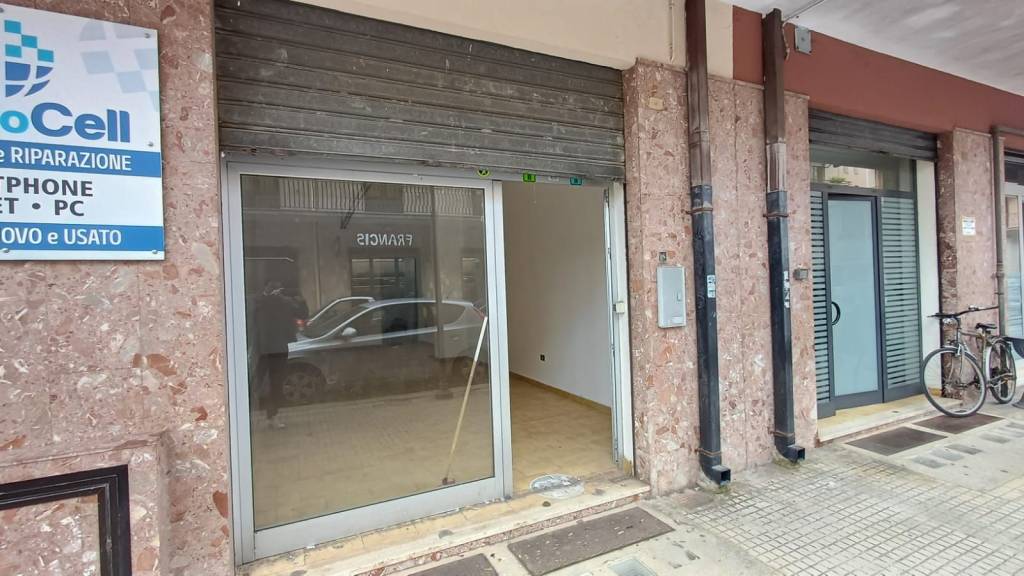 negozio in vendita a Francavilla Fontana