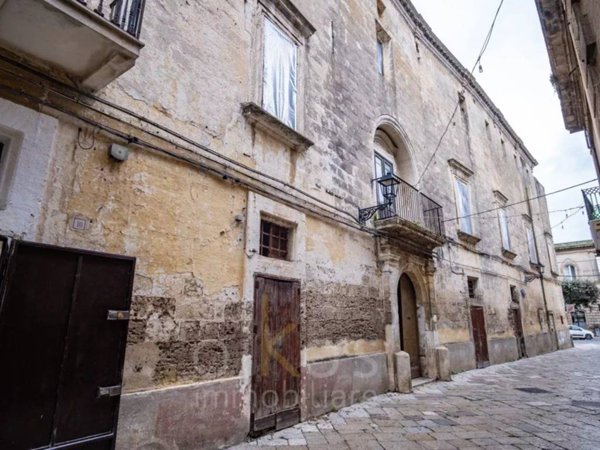 intera palazzina in vendita a Francavilla Fontana