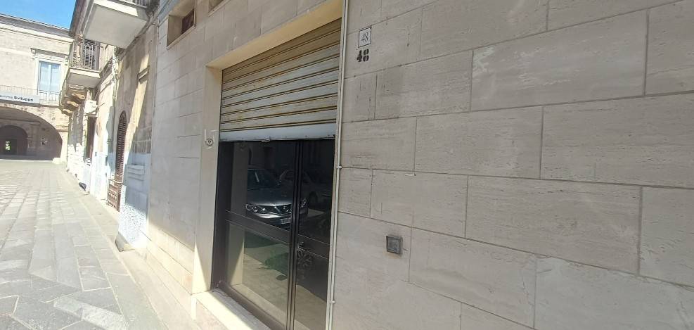 box auto in vendita a Francavilla Fontana