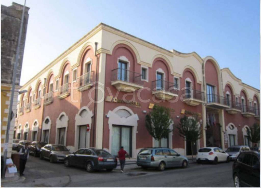 negozio in vendita a Latiano