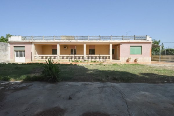 casa indipendente in vendita a Latiano