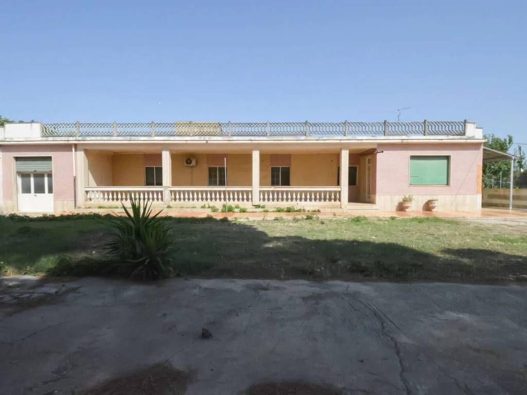 casa indipendente in vendita a Latiano