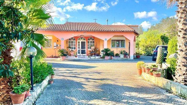 casa indipendente in vendita a Latiano