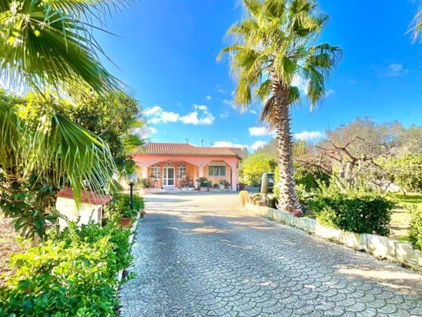 casa indipendente in vendita a Latiano