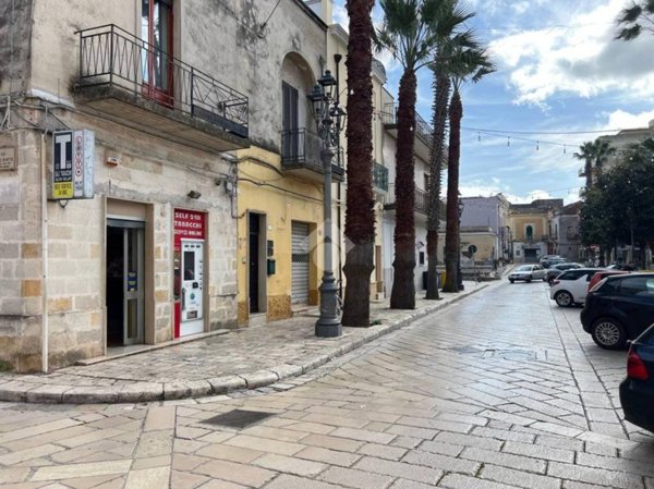 negozio in vendita a Latiano