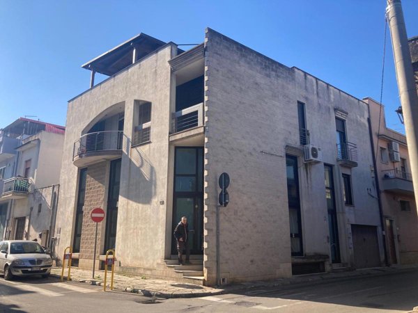 casa indipendente in vendita a Latiano