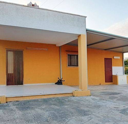 casa indipendente in vendita a Latiano