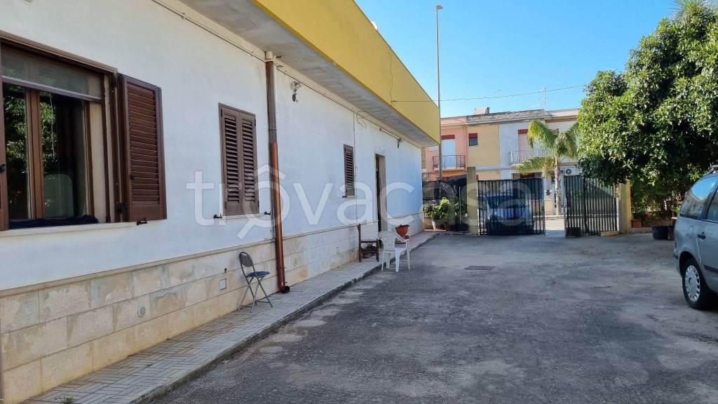 ufficio in vendita a Latiano