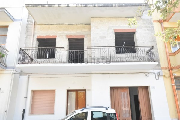 casa indipendente in vendita a Latiano