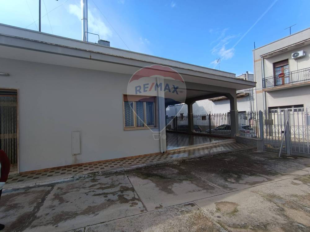 casa indipendente in vendita a Latiano