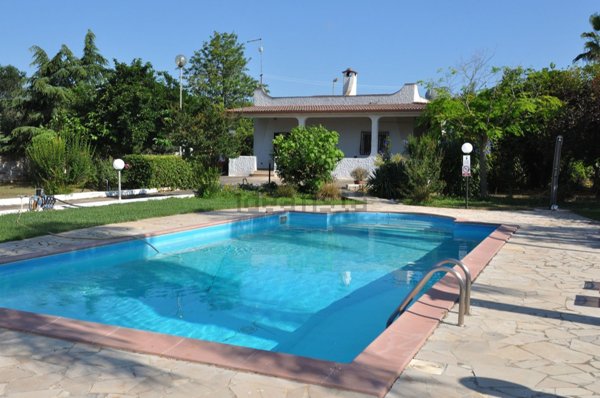 casa indipendente in vendita a Latiano