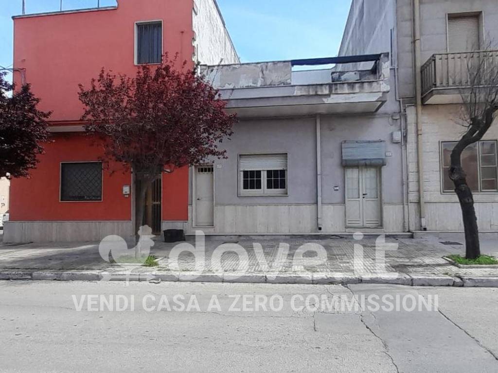 casa indipendente in vendita a Latiano