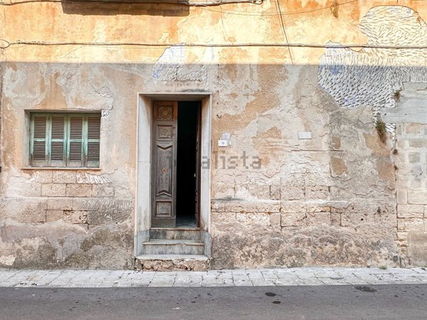 casa indipendente in vendita a Latiano
