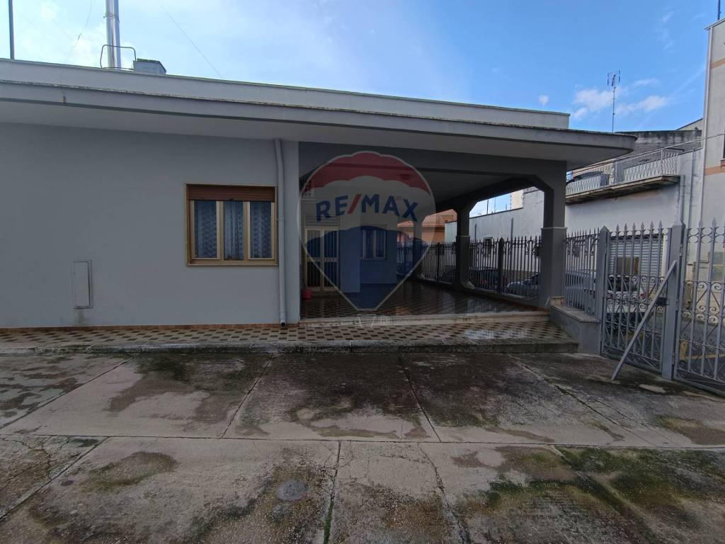casa indipendente in vendita a Latiano
