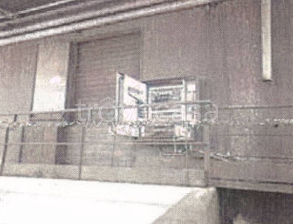 locale commerciale in vendita a Latiano