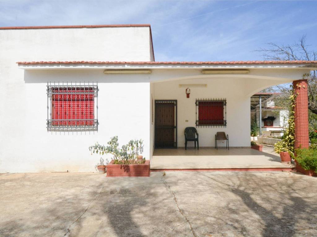 casa indipendente in vendita a Latiano