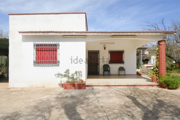 casa indipendente in vendita a Latiano