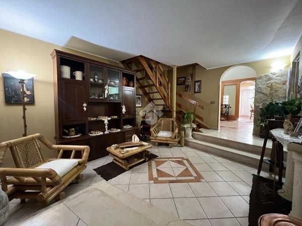 casa indipendente in vendita a Latiano