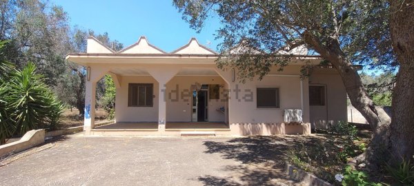 casa indipendente in vendita a Latiano