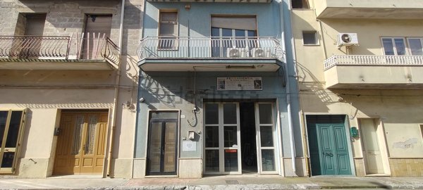 locale commerciale in vendita a Latiano