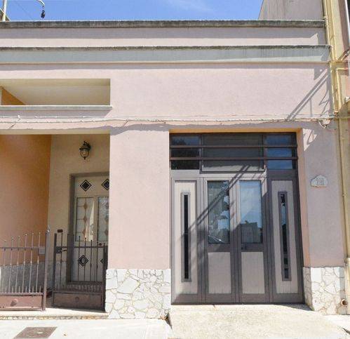 pentavano in vendita a Latiano