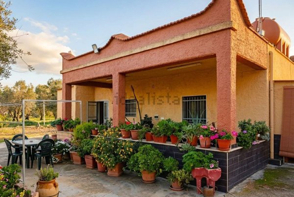 casa indipendente in vendita a Latiano
