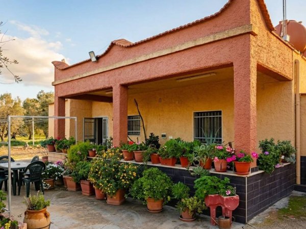 casa indipendente in vendita a Latiano
