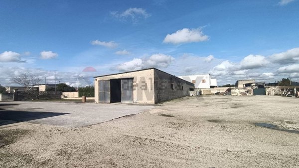 capannone in vendita a Latiano