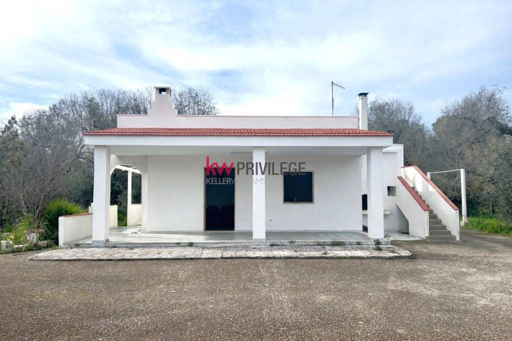 casa indipendente in vendita a Latiano