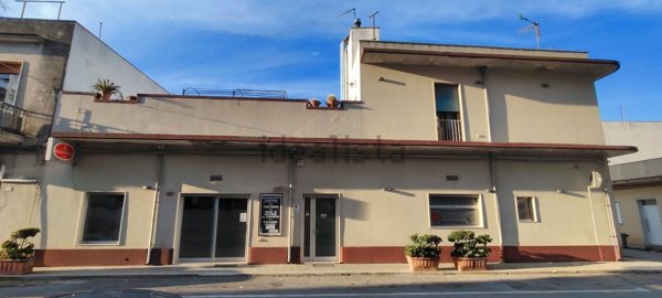 locale commerciale in vendita a Latiano