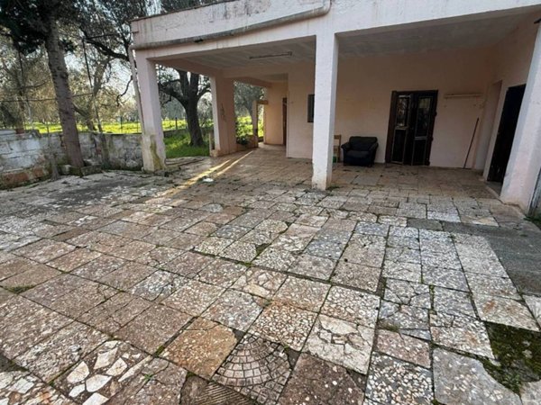 casa indipendente in vendita a Latiano