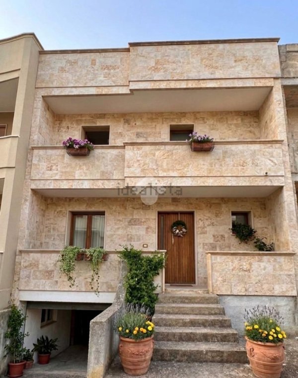 casa indipendente in vendita a Latiano