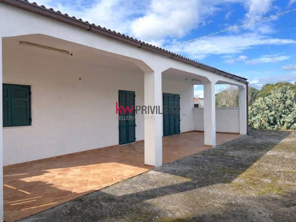 casa indipendente in vendita a Latiano