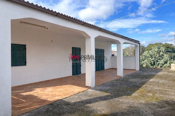 casa indipendente in vendita a Latiano