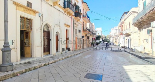 locale commerciale in vendita a Latiano