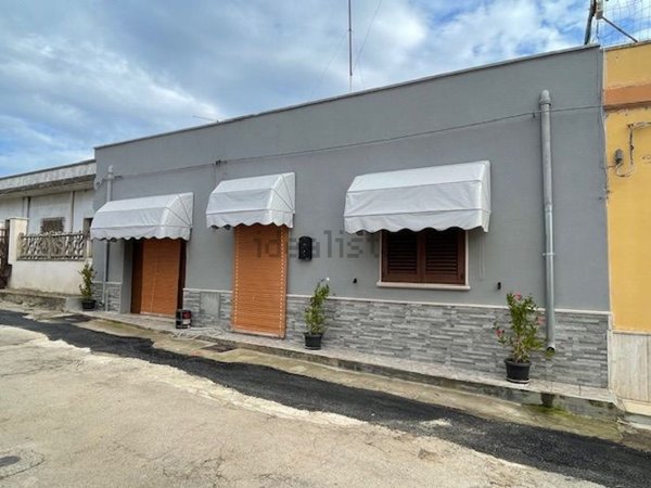 casa indipendente in vendita a Latiano