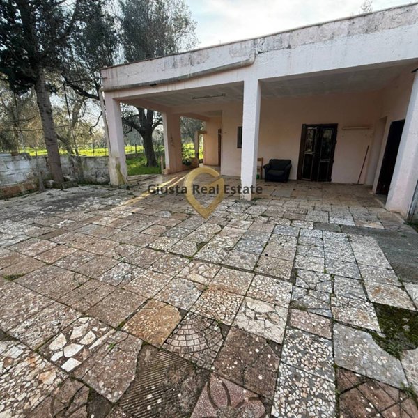 casa indipendente in vendita a Latiano
