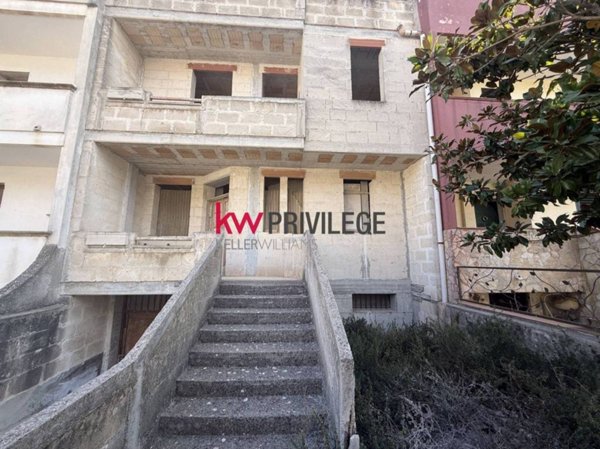casa indipendente in vendita a Latiano