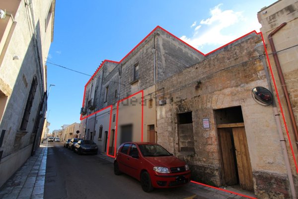 intera palazzina in vendita a Mesagne