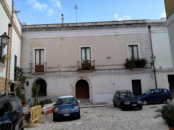 intera palazzina in vendita a Mesagne