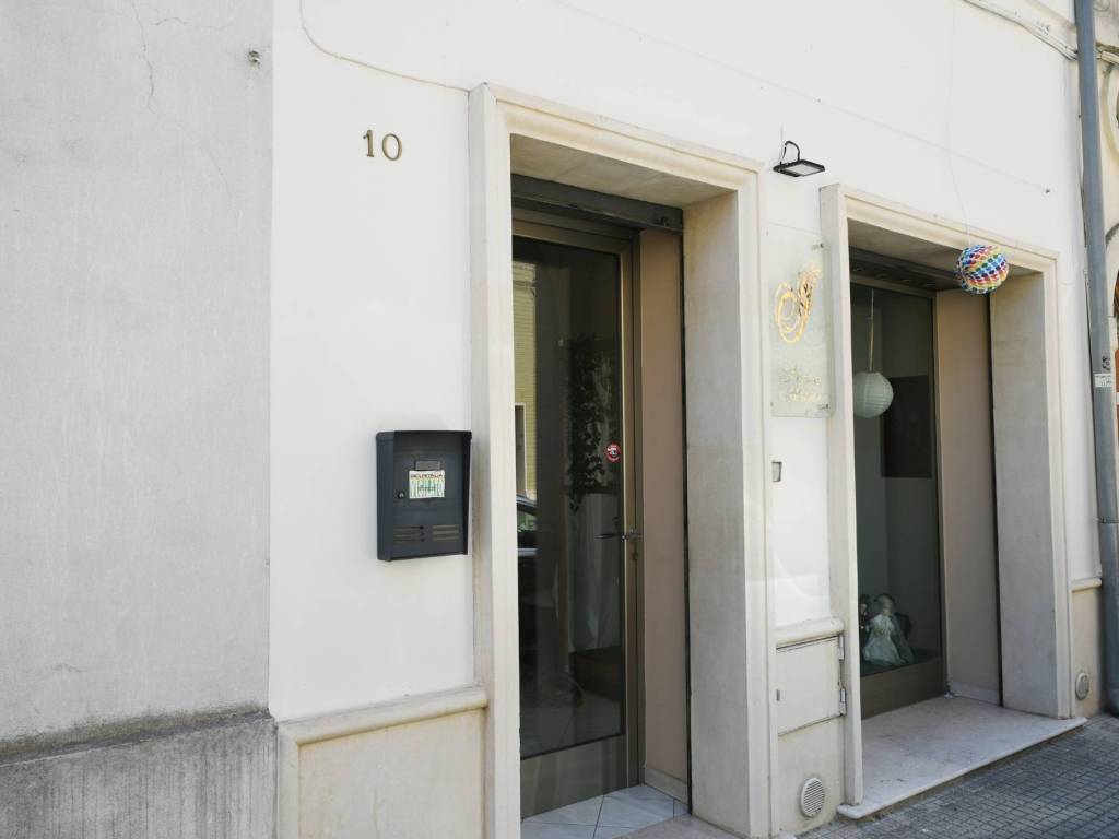 negozio in vendita a Mesagne