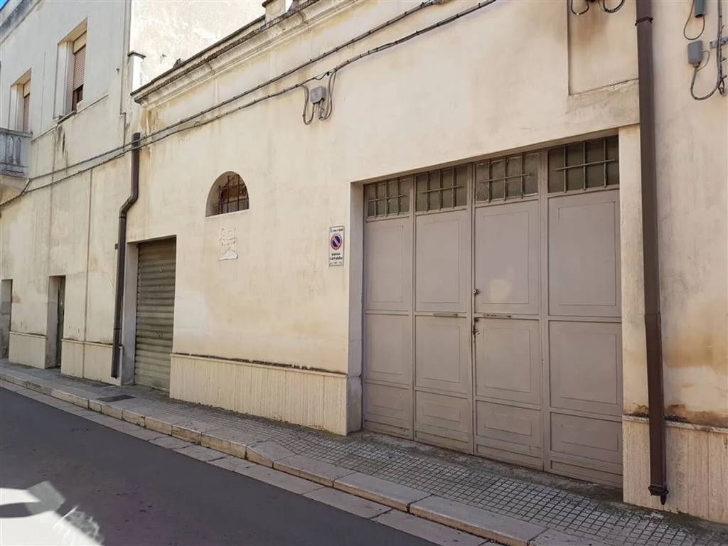 locale commerciale in vendita a Mesagne