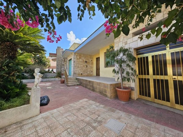 casa indipendente in vendita a Mesagne