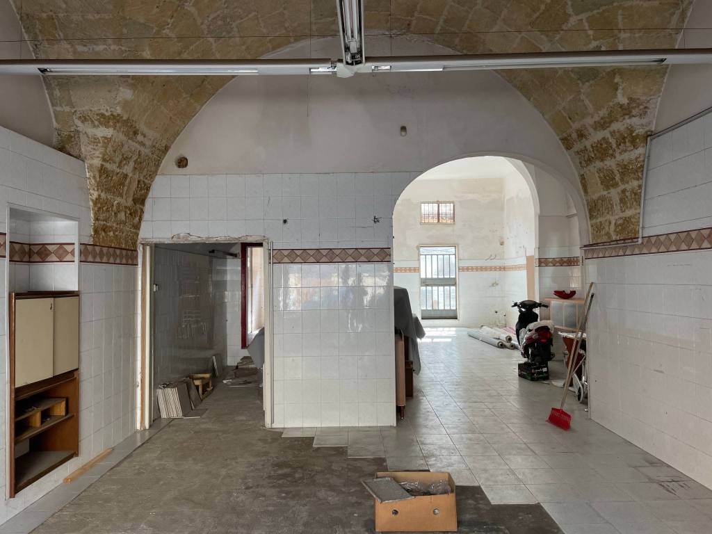 negozio in vendita a Mesagne