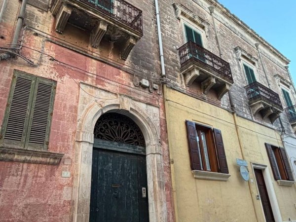 intera palazzina in vendita a Mesagne
