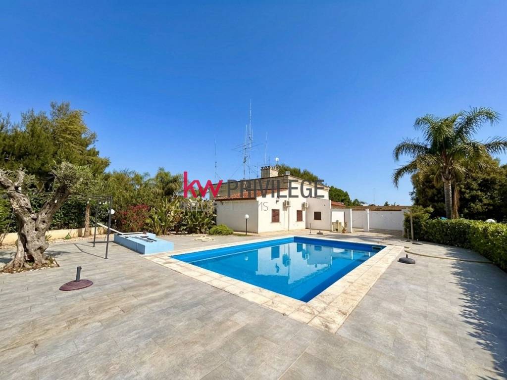 casa indipendente in vendita a Mesagne