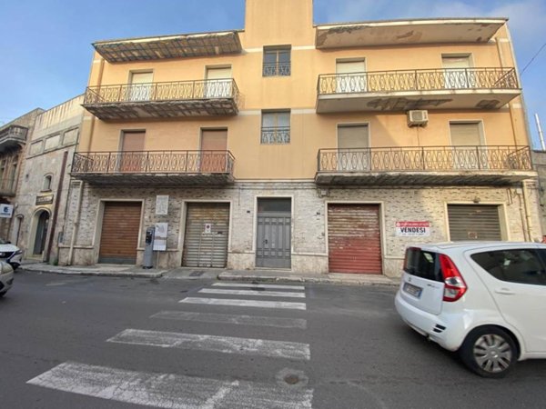 intera palazzina in vendita a Mesagne