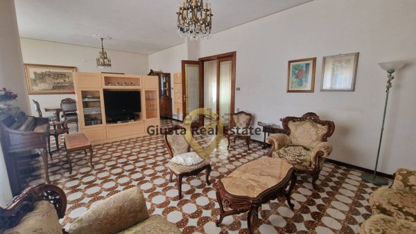 casa indipendente in vendita a Mesagne