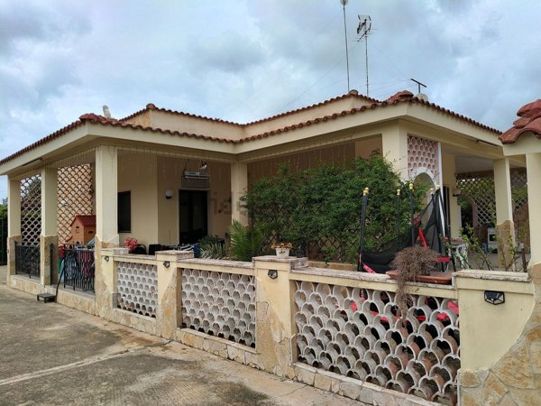 casa indipendente in vendita a Mesagne