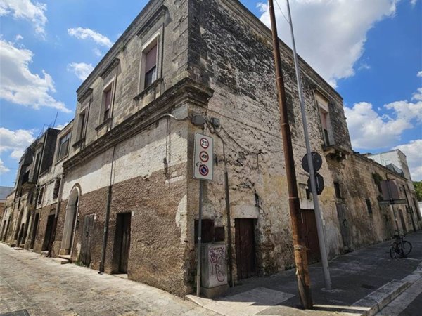 intera palazzina in vendita a Mesagne